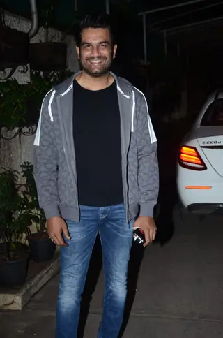Celebrities at Black Widow screening at Juhu Thumbnail