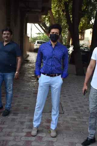 Bollywood celebrities snapped around the town! Thumbnail