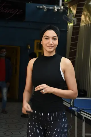 Television celebrities snapped around the town! Thumbnail