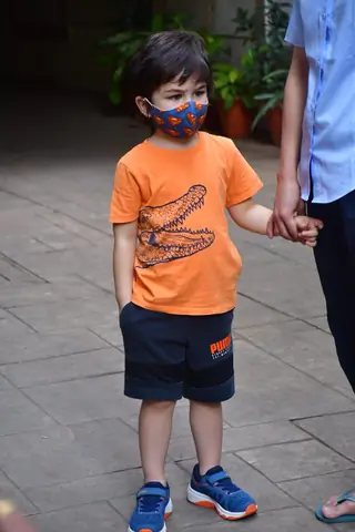 Taimur Ali Khan snapped at Bandra Thumbnail