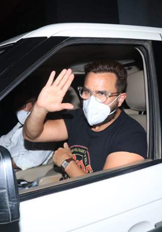 Saif Ali Khan snapped at filmmaker Ramesh Taurani's office in Bandra!