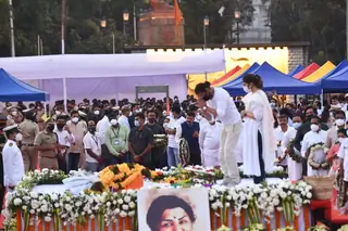 Lata Mangeshkar last rites Thumbnail