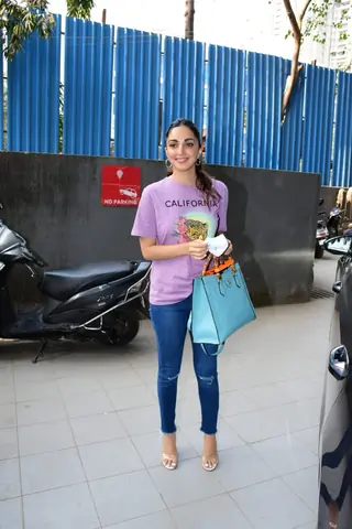 Celebrities spotted in the city today  Thumbnail