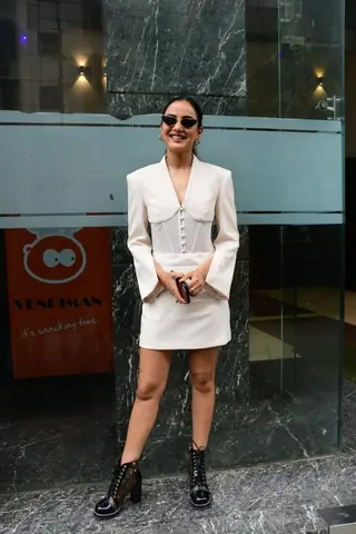 Celebrities clicked in the city  Thumbnail