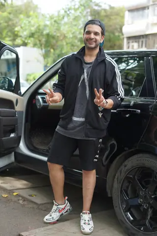 Celebrities clicked in the city  Thumbnail