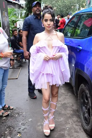 Celebrities spotted in the city  Thumbnail