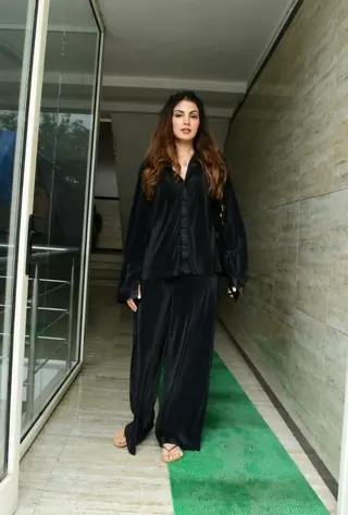 Rhea Chakraborty spotted in Andheri  Thumbnail