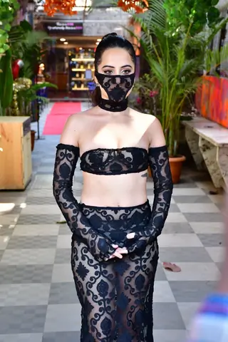 Uorfi Javed snapped in Khar Thumbnail