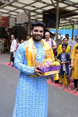 Shiv Thakare snapped at Siddhivinayak temple to seeking blessings of Bappa 