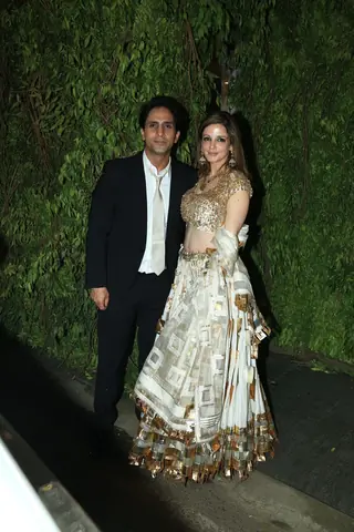 Celebrities spotted in Juhu  Thumbnail