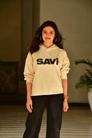 Divya Khoslaa snapped for their upcoming movie promotion 'Savi'    thumbnail