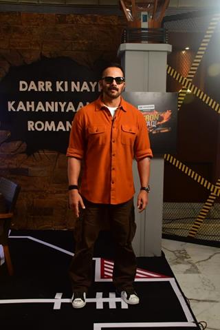 Rohit Shetty snapped promoting his upcoming show 'Khatron Ke Khiladi ' Thumbnail