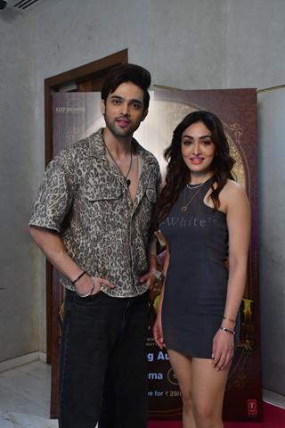 Parth Samthaan and Khushalii Kumar snapped promoting their film Ghudchadi thumbnail