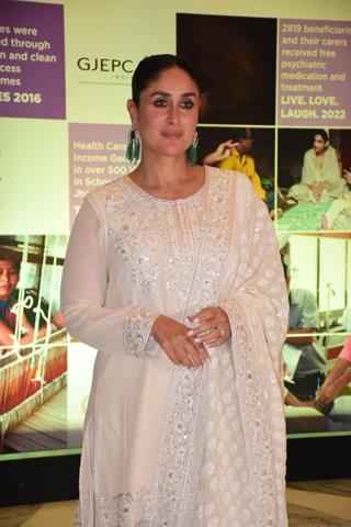 Kareena Kapoor attends UNICEF Grace Jewellers Hope Charity event thumbnail