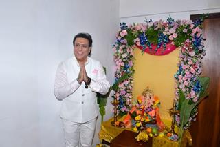 Govinda celebrates Ganesh Chaturthi at his home Thumbnail