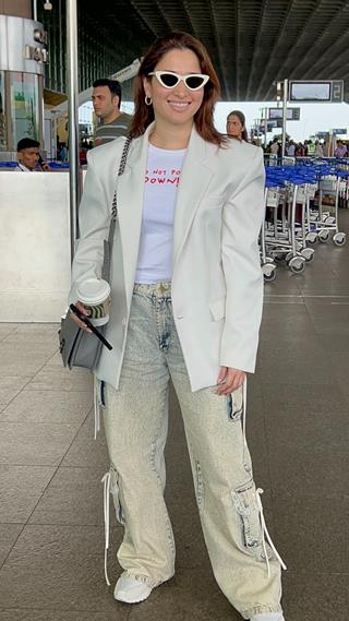 Rashmika Mandanna, Pooja Hegde, Tamannaah Bhatia and other celebs snapped at the airport snapped at the airport thumbnail