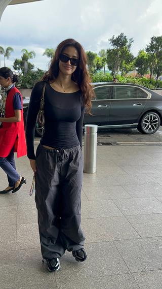 Ali Fazal, Disha Patani and other celebs snapped at the airport thumbnail