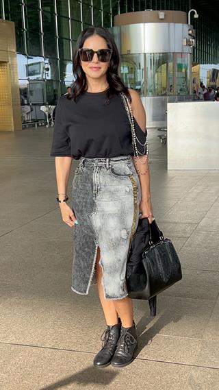 Sunny Leone and other celebs snapped at the airport thumbnail