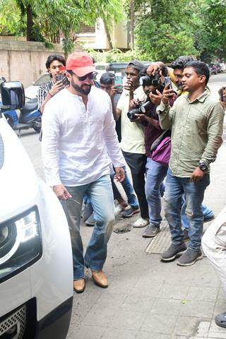 Saif Ali Khan, Saiee Manjrekar and other celebs snapped in the city thumbnail