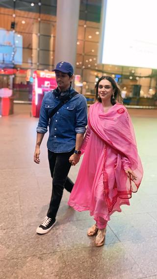 Aditi Rao Hydari and Siddharth snapped at the Mumbai airport  thumbnail