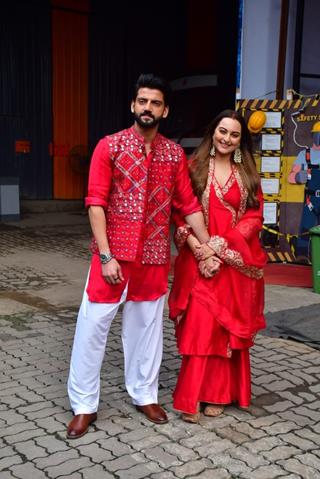 Sonakshi Sinha, Zaheer Iqbal and Karisma Kapoor snapped on the sets of India's Best Dancer season 4 thumbnail