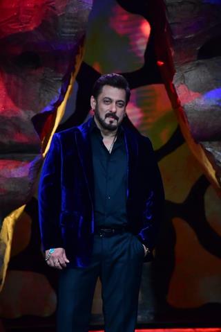 Salman Khan All Set to launch Bigg Boss 18 thumbnail