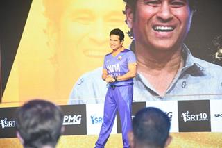 Sachin Tendulkar and other cricketers snapped at the launch event of the inaugural International Masters League (IML) thumbnail