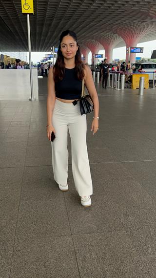 Tridha Chaudhary snapped at the airport thumbnail