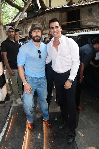 Rohit Shetty, Ajay Devagn, Tiger Shroff, Arjun Kapoor snapped promoting their upcoming film 'Singham Again' At Torii thumbnail