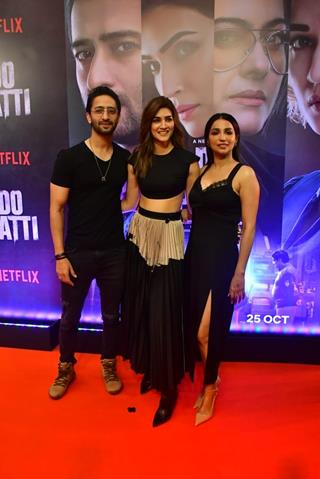 Ajay Devgn, Kajol, Kriti Sanon and other celebs grace the the screening of 'Do Patti' thumbnail