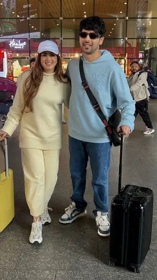 Celebrities snapped at airport Thumbnail