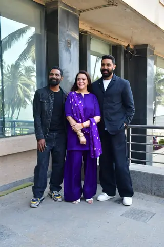 Remo Dsouza, Lizelle Dsouza, Nora Fatehi, and Abhishek Bachchan snapped promoting their upcoming film 'Be Happy' Thumbnail