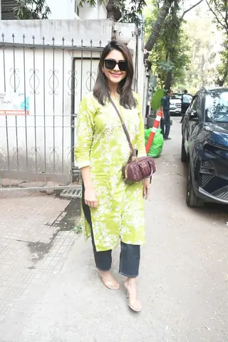 Mrunal Thakur and Shreya Chaudhary snapped in the city Thumbnail