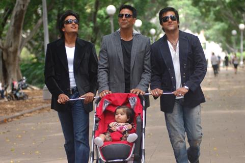 Akshay,Fardeen and Ritesh with a baby