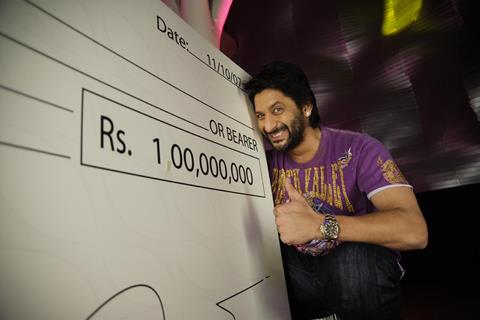 Arshad Warsi with a 10 Crores Cheque