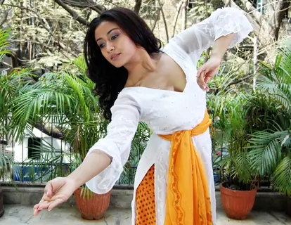Gayatri Patel doing classical dance