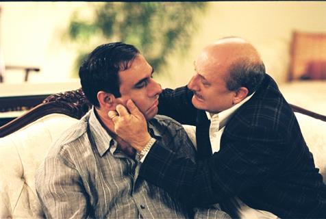 Anupam Kher waking Boman Irani