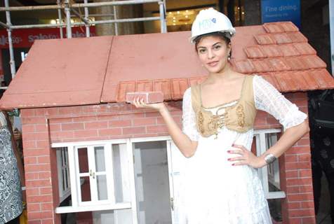 Jacqueline Fernandes promotes Habitat for Humanity cause at Phoenix Mills