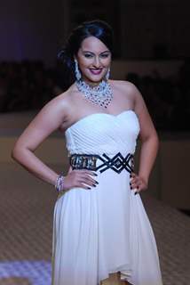 Sonakshi Sinha walks for Maheep Kapoor Show at HDIL India Couture Week 2010 Day 2