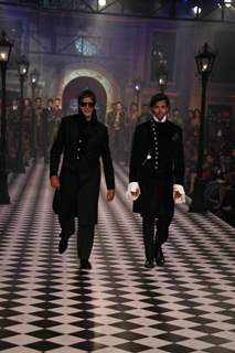 Amitabh Bachchan and Hrithik Roshan at HDIL India Couture Week 2010