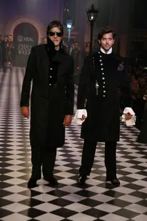 Amitabh Bachchan and Hrithik Roshan at HDIL India Couture Week 2010