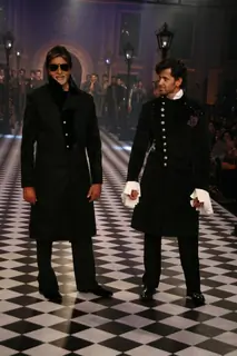 Amitabh Bachchan and Hrithik Roshan at HDIL India Couture Week 2010