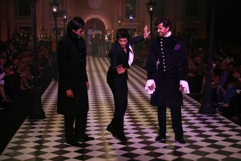 Amitabh Bachchan, Shahrukh Khan and Hrithik Roshan at HDIL India Couture Week 2010