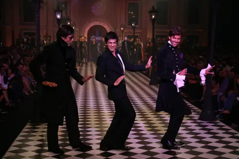 Amitabh Bachchan, Shahrukh Khan and Hrithik Roshan at HDIL India Couture Week 2010