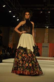 Model on the ramp for designer Rohit Bal Collection at HDIL day 3