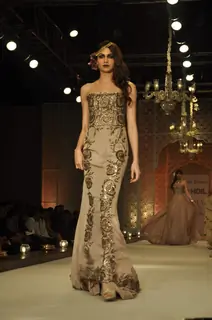 Model on the ramp for designer Ayesha and Deepala Collection at HDIL day 3