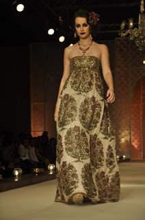 Model on the ramp for designer Ayesha and Deepala Collection at HDIL day 3