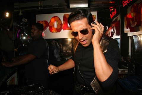Akshay Kumar turns DJ to promote his film &quot;Action Replayy&quot; at Plollyesters