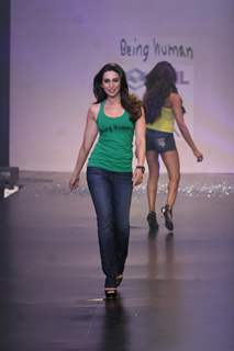 Karishma Kapoor in Being Human show at HDIL India Couture Week 2010