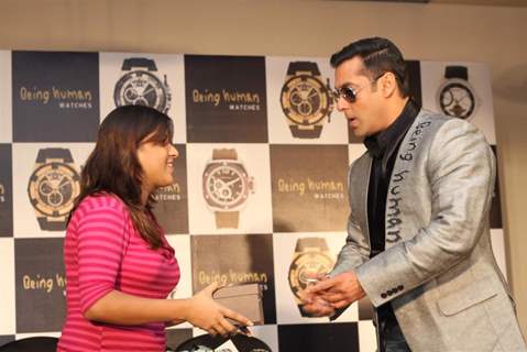 Salman gives Being Human watch as the lucky draw prize to Ashima Mishra (India-Forums.com Reporter)